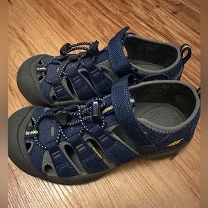 Keen Newport H2 Fisherman Sandals Sport Hiking Camping Water Shoes Size 3 Blue